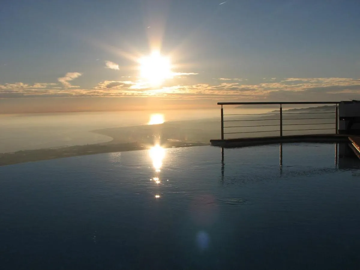 Villa Perla Blanca Sayalonga Holiday home